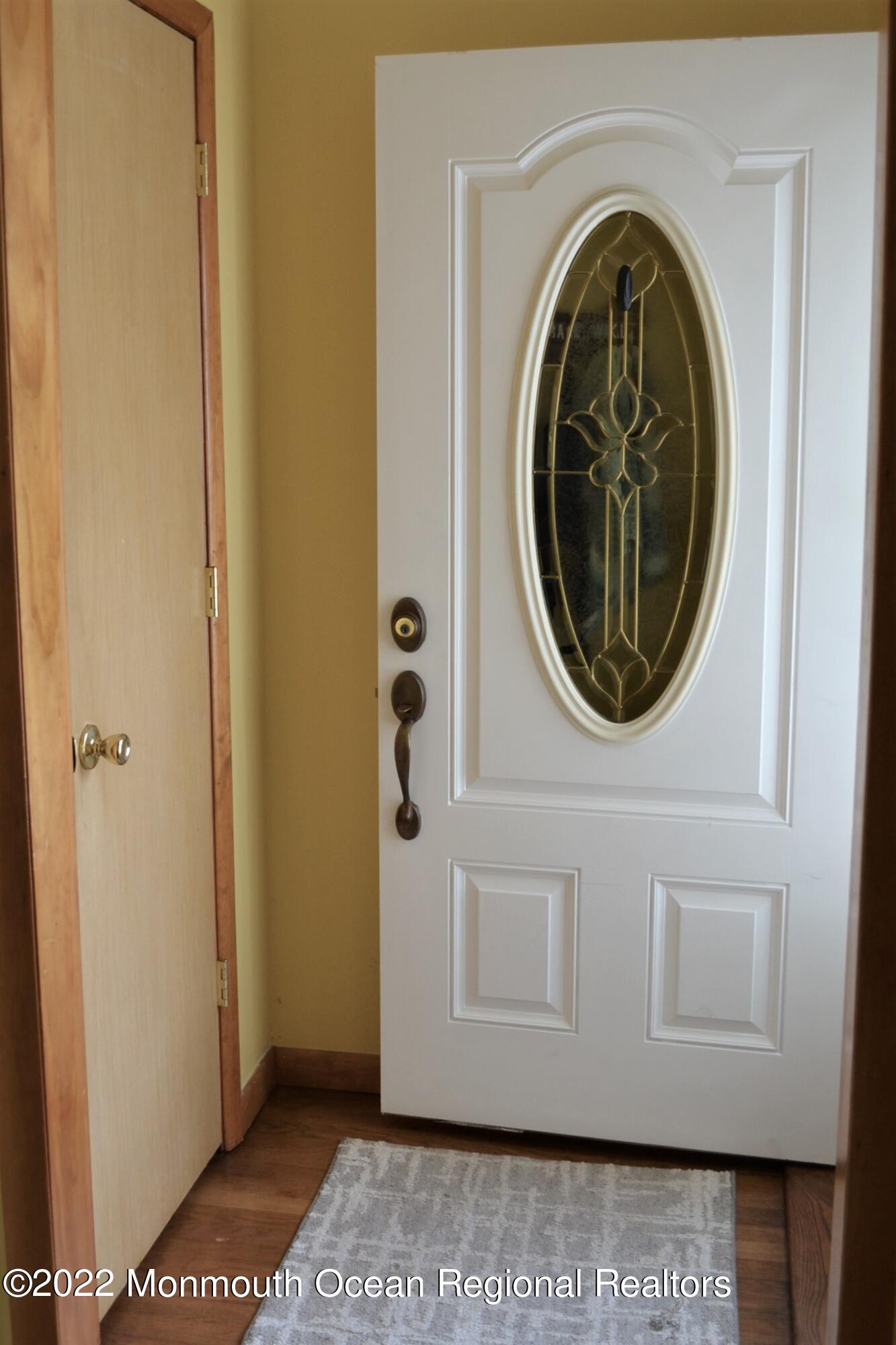 319 Boulevard Kenilworth, NJ 07033 - Photo 3 of 40 foyer with coat closet