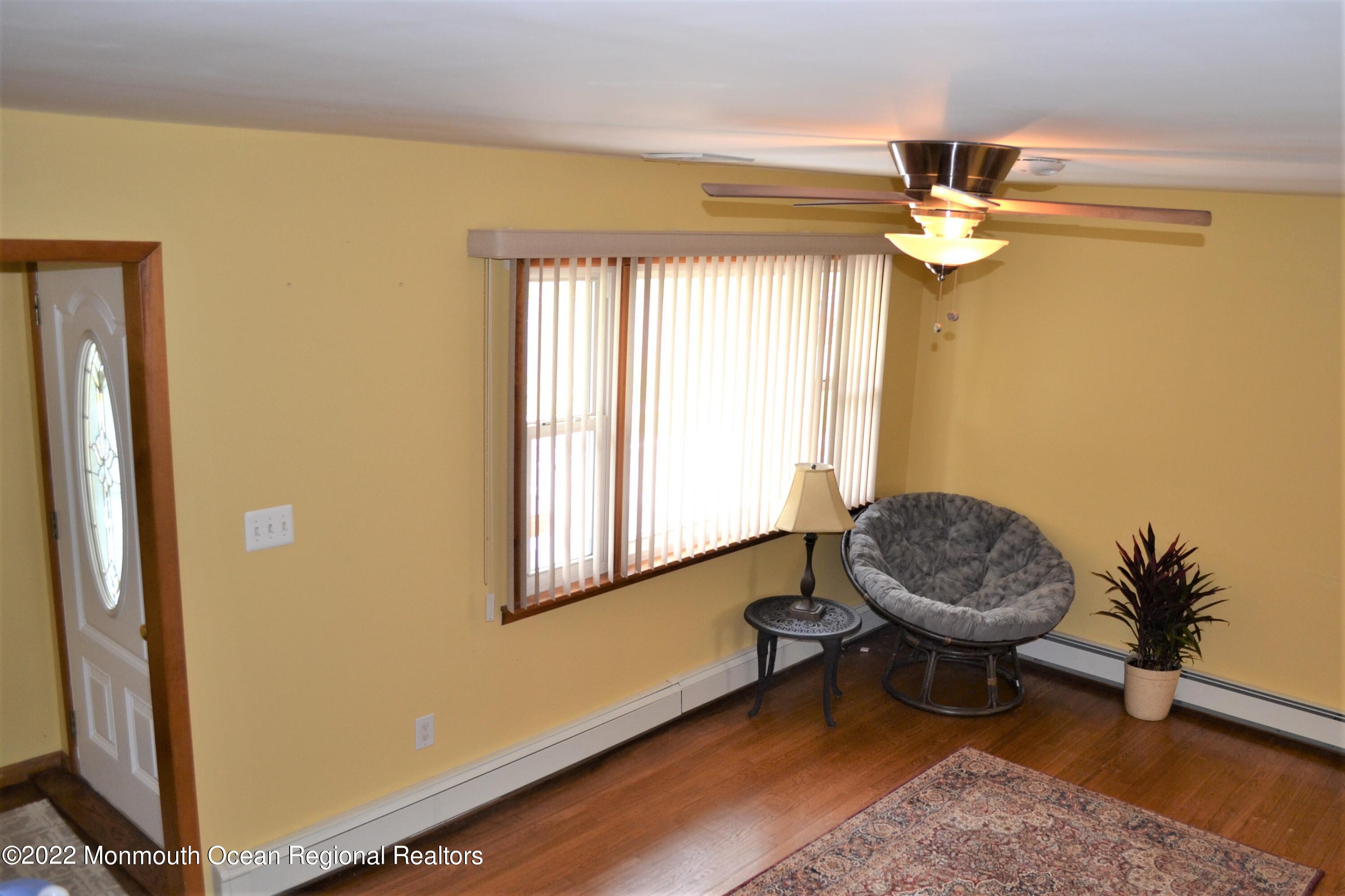 319 Boulevard Kenilworth, NJ 07033 - Photo 5 of 40 pretty front door to living room