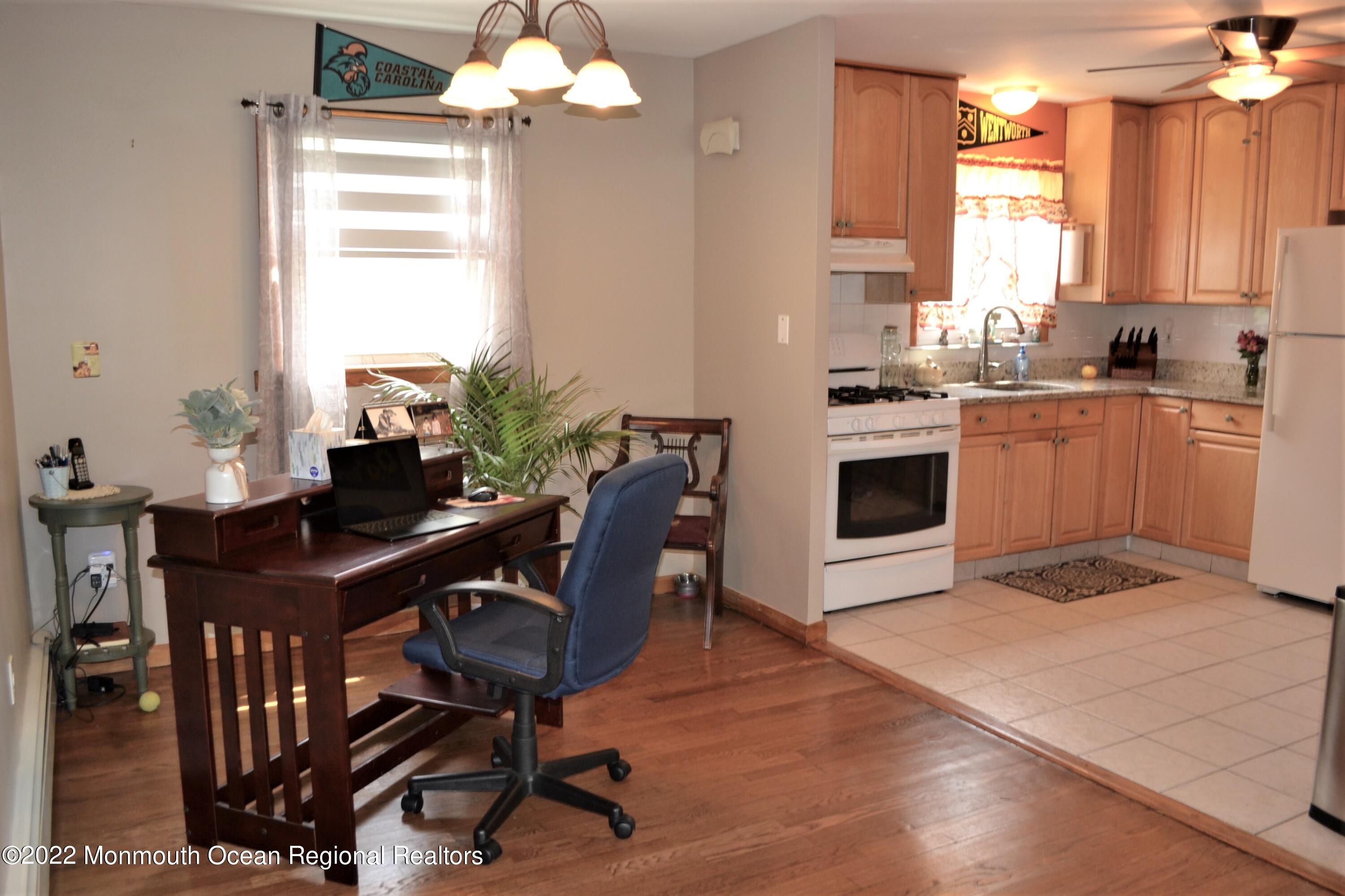 319 Boulevard Kenilworth, NJ 07033 - Photo 7 of 40 kitchen dining room