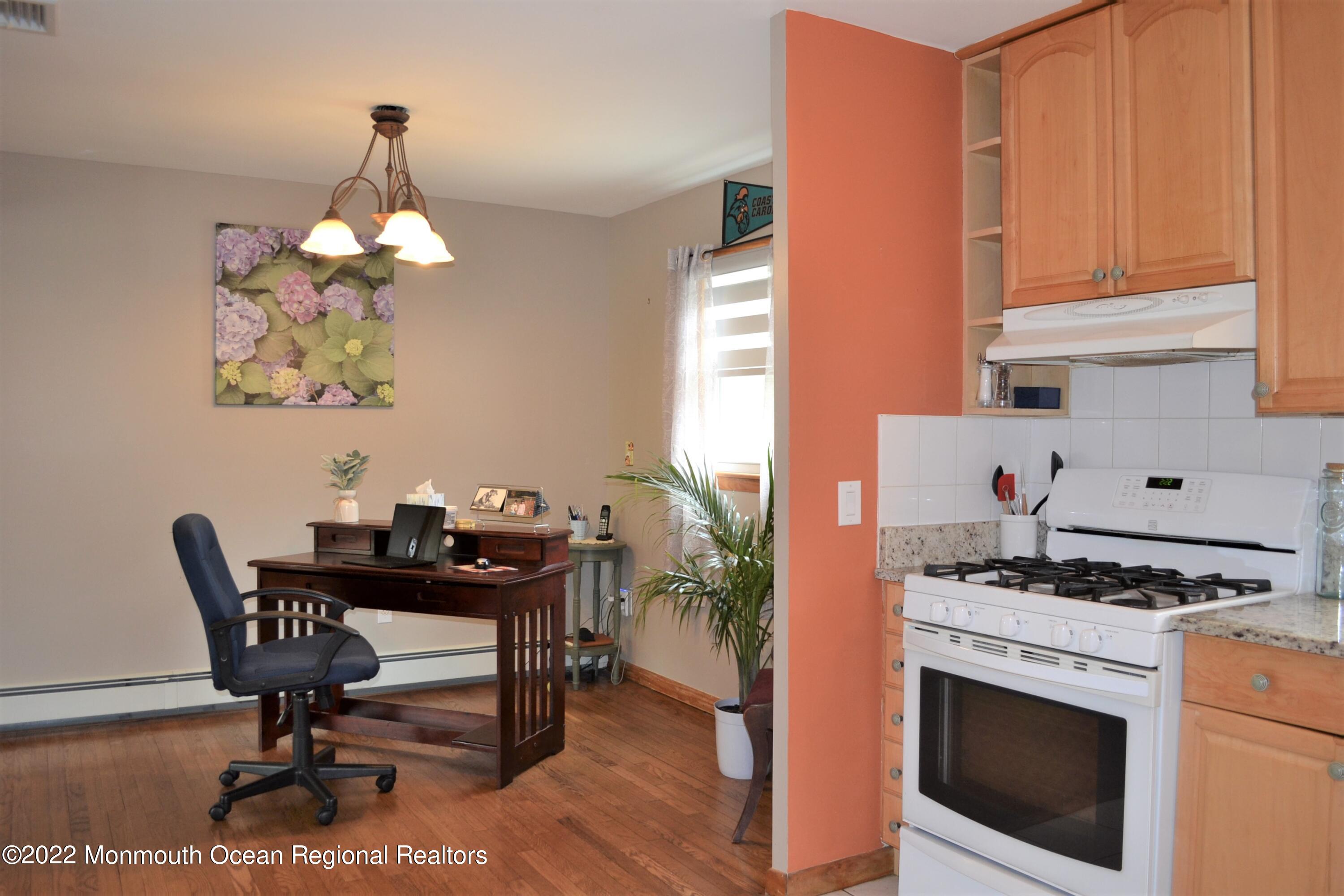 319 Boulevard Kenilworth, NJ 07033 - Photo 8 of 40 kitchen dining room 1