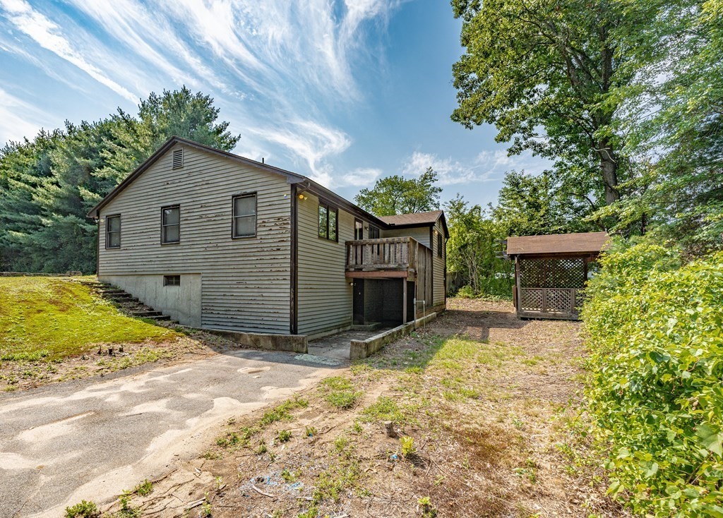 76 Fair Oak Road Springfield, MA 01128 - Photo 29 of 30