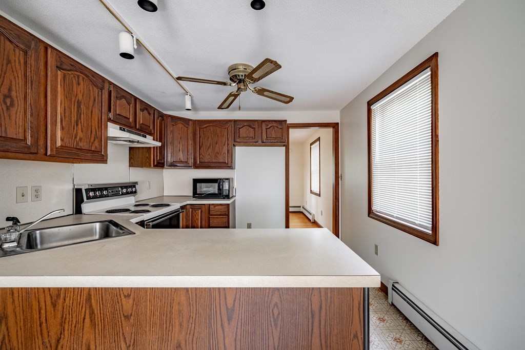 76 Fair Oak Road Springfield, MA 01128 - Photo 7 of 30