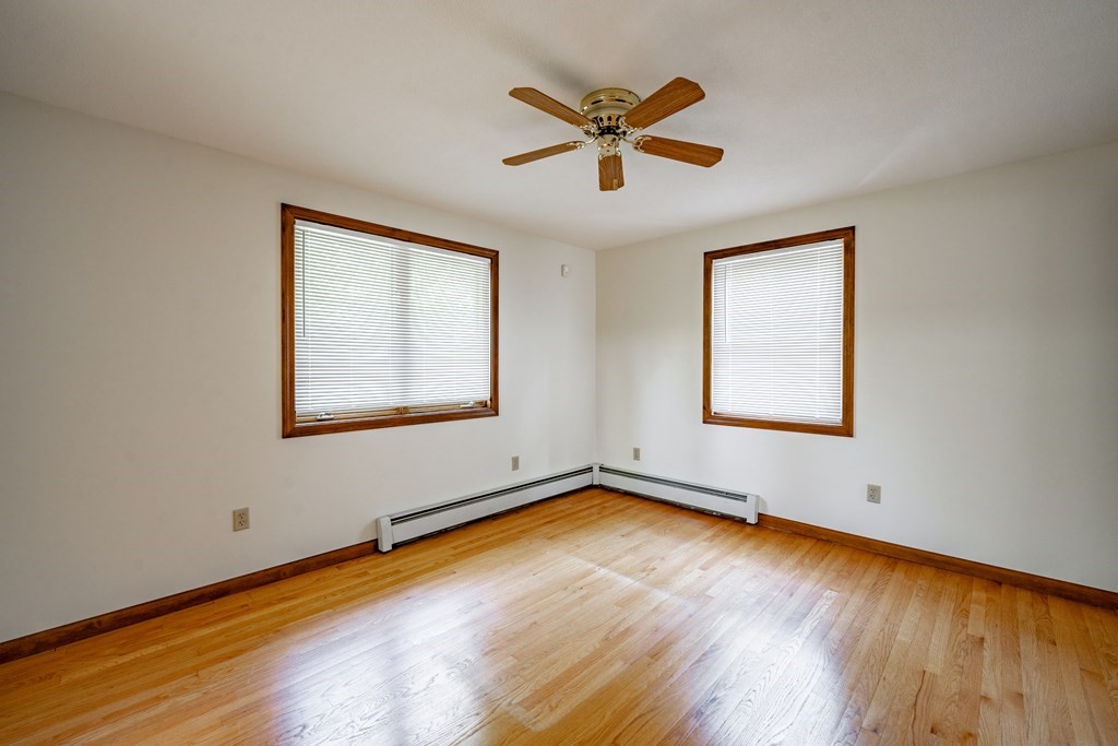 76 Fair Oak Road Springfield, MA 01128 - Photo 10 of 30