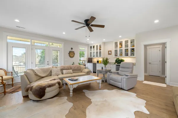 $850,000 | 2475 Clubhouse Road, Summerton, SC 29148