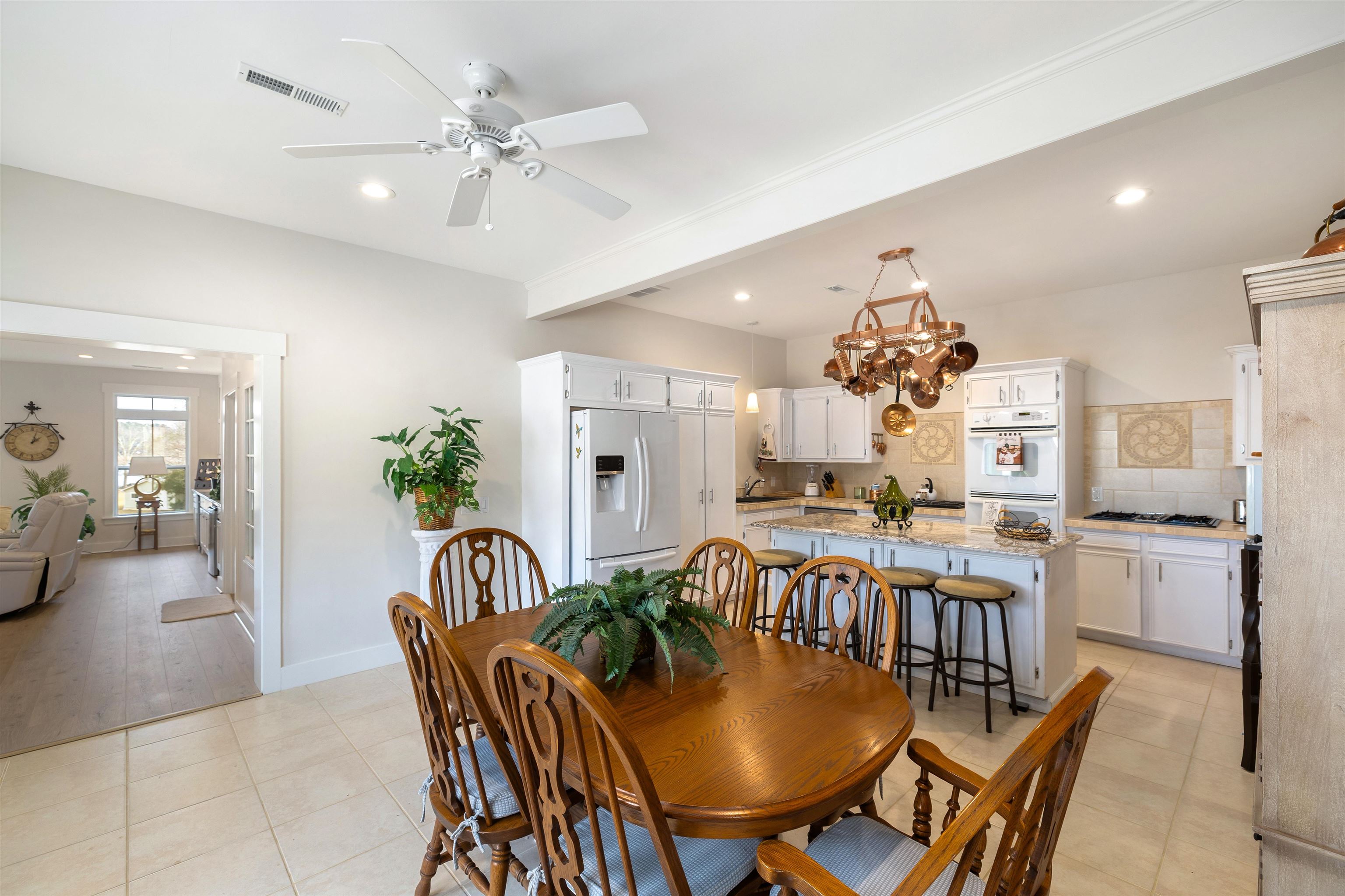 2475 Clubhouse Road Summerton, SC 29148 - Photo 10 of 39