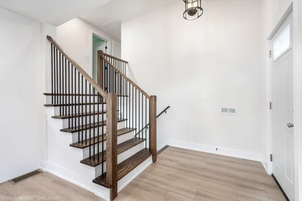 $199,900 | 1101 Williamsburg Road, Country Club Hills, IL 60478