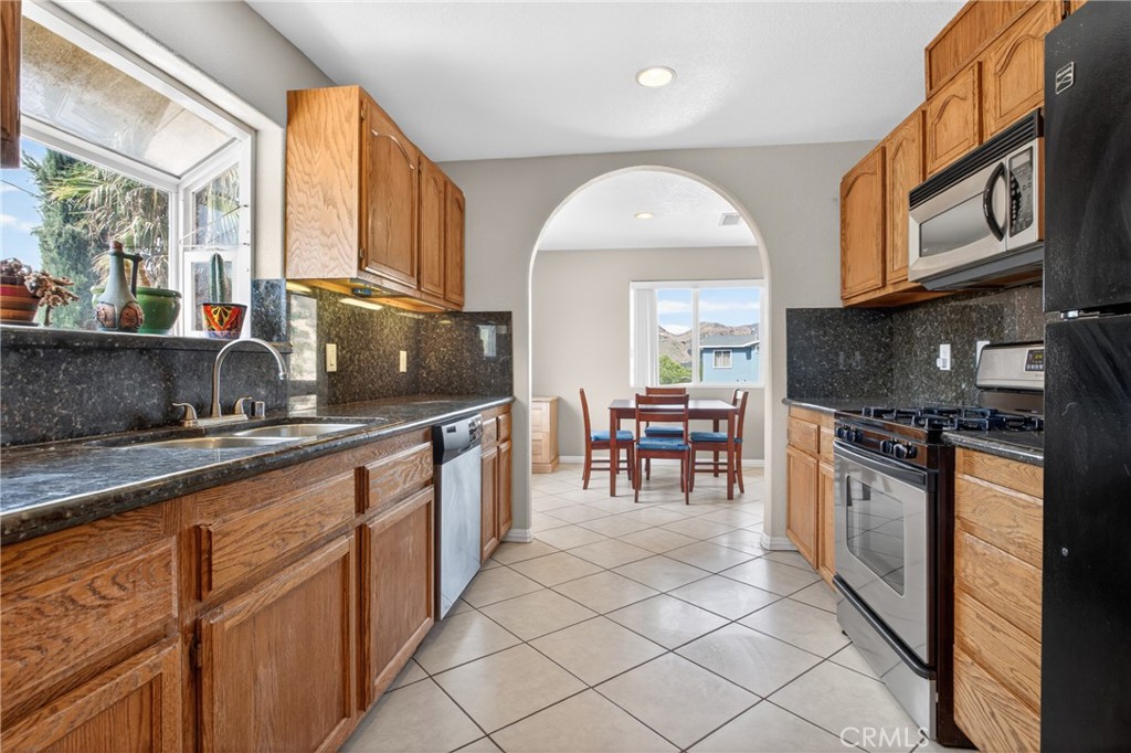 29631 Silver Street Castaic, CA 91384 - Photo 16 of 36