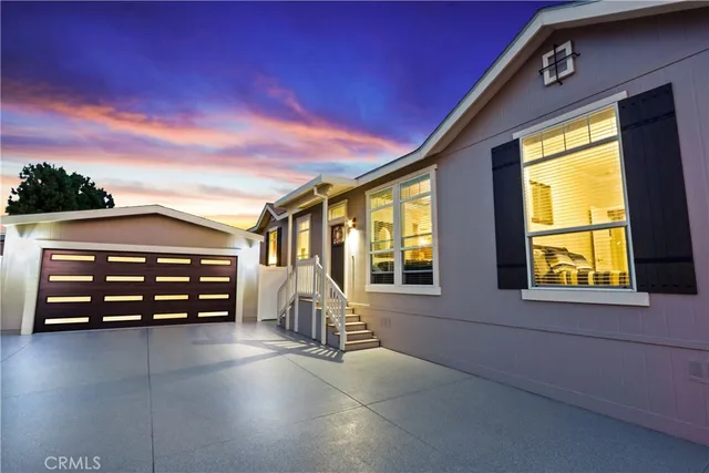 $669,950 | 3595 Santa Fe Avenue, Unit 302, Long Beach, CA 90810