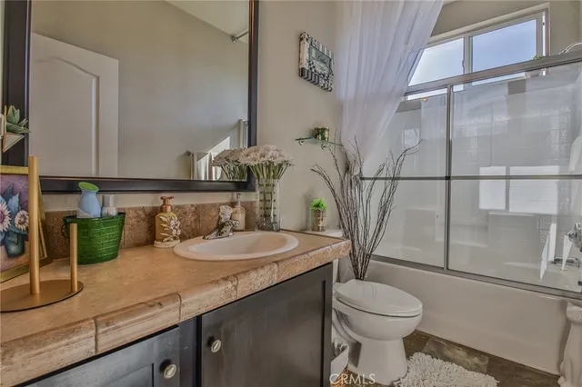 $669,950 | 3595 Santa Fe Avenue, Unit 302, Long Beach, CA 90810