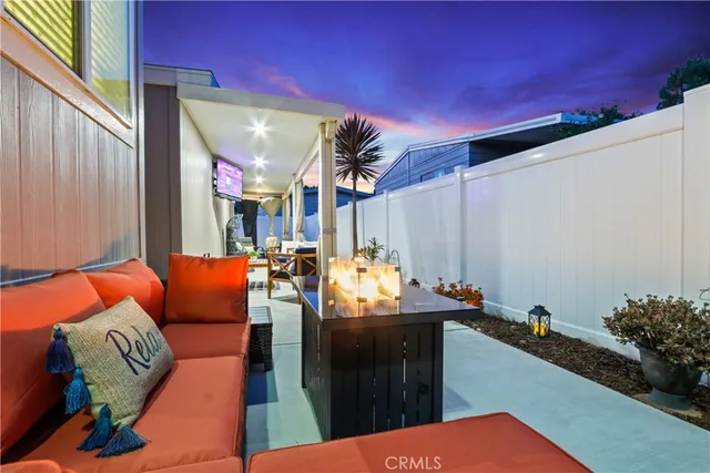 $669,950 | 3595 Santa Fe Avenue, Unit 302, Long Beach, CA 90810