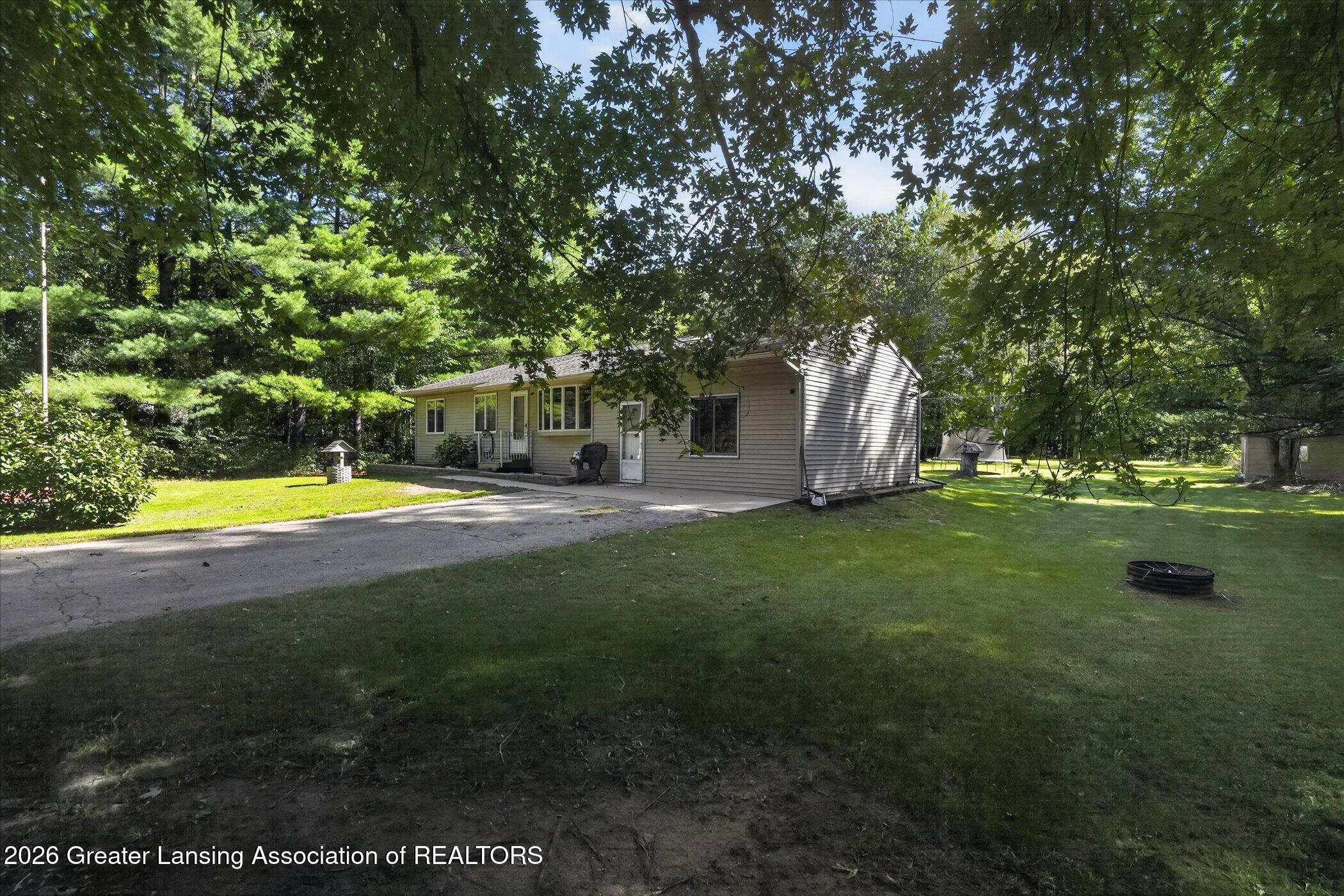 9980 Stoll Road Haslett, MI 48840 - Photo 5 of 54 05-9980-Stoll-Rd-Haslett-MI-48840-Window