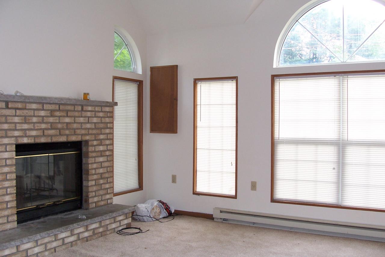 405 G Sawmill Road Tobyhanna, PA 18466 - Photo 2 of 5 Living Room