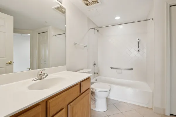 $365,000 | 5155 Madison Street, Unit 509, Skokie, IL 60077