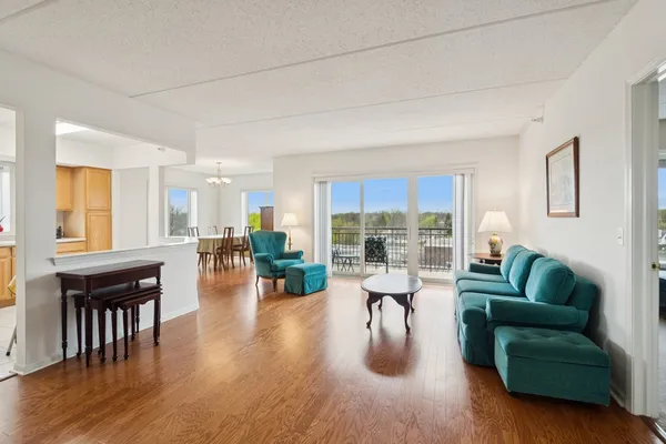 $365,000 | 5155 Madison Street, Unit 509, Skokie, IL 60077