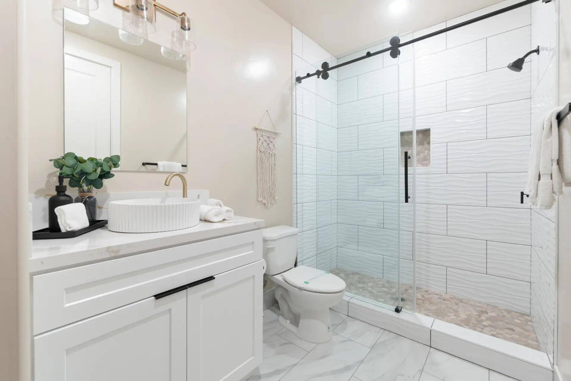 1444 Regent Park Road Hurricane, UT 84737 - Photo 6 of 12 Bathroom
