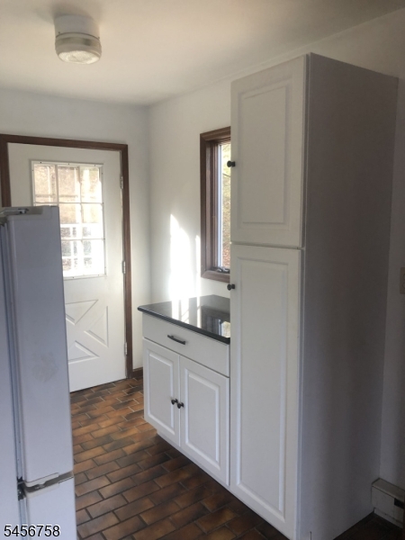 6 Jans Way Andover, NJ 07821 - Photo 7 of 20 Gallery Image 7