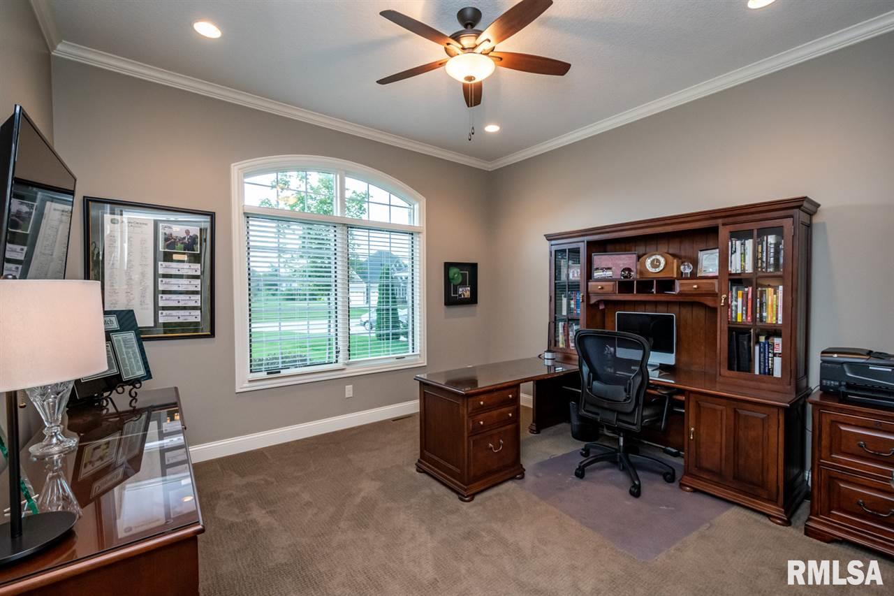 6412 Cardinal Road Bettendorf, IA 52722 - Photo 14 of 36 Gallery Image 14