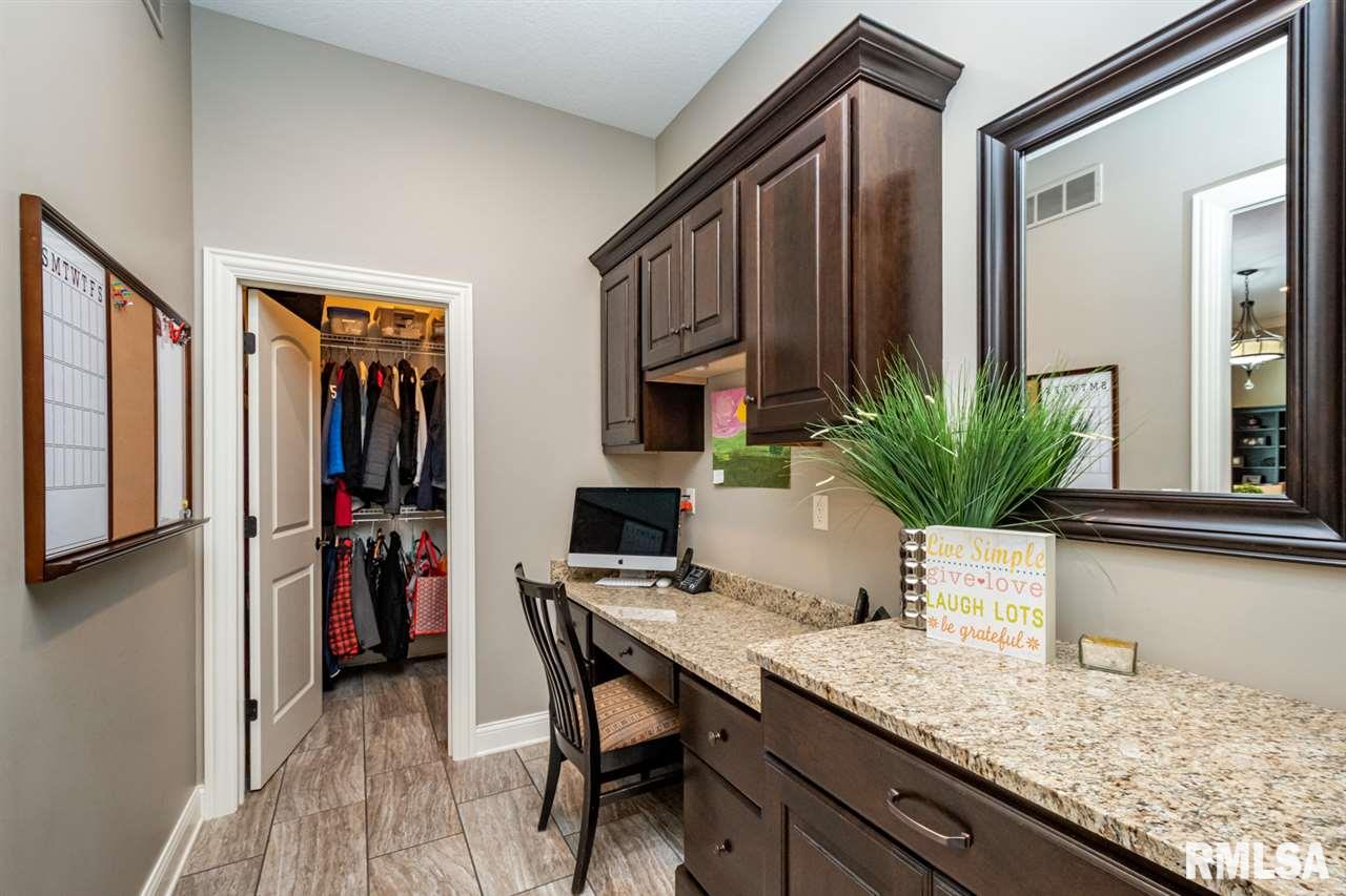 6412 Cardinal Road Bettendorf, IA 52722 - Photo 16 of 36 Gallery Image 16