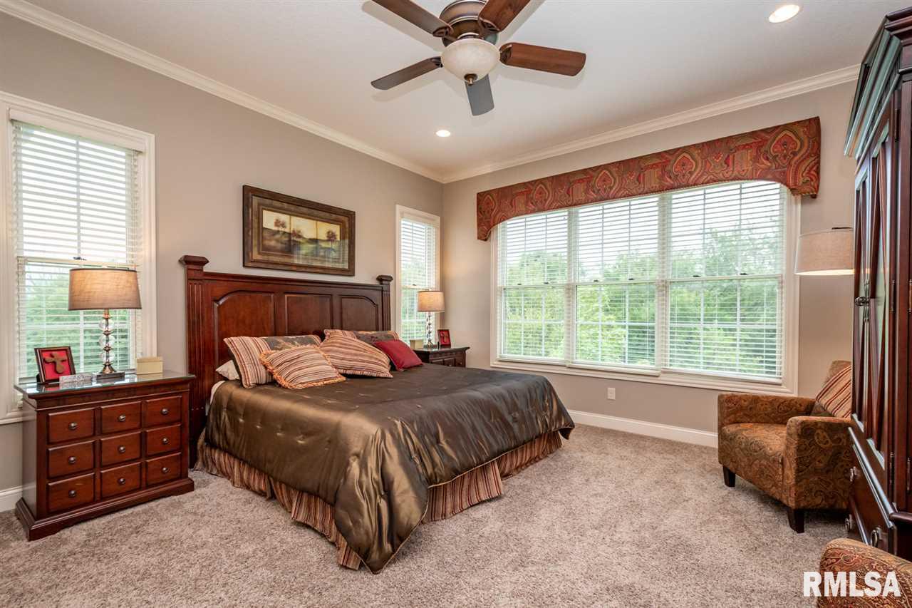6412 Cardinal Road Bettendorf, IA 52722 - Photo 17 of 36 Gallery Image 17
