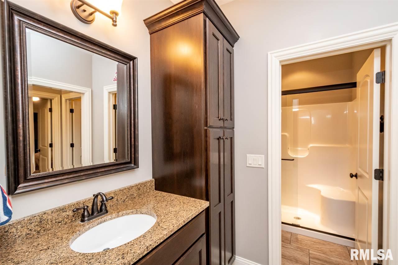 6412 Cardinal Road Bettendorf, IA 52722 - Photo 24 of 36 Gallery Image 24