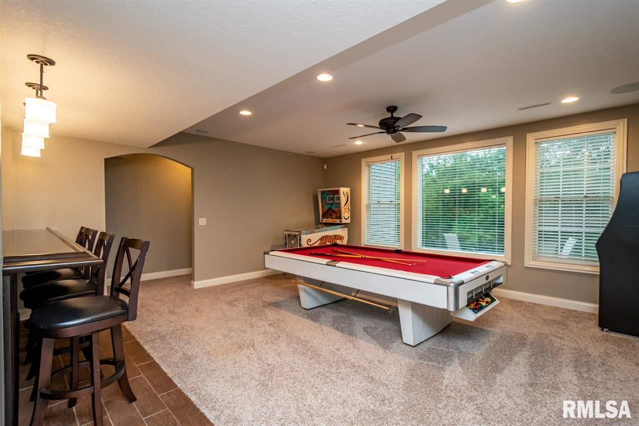 6412 Cardinal Road Bettendorf, IA 52722 - Photo 31 of 36 Gallery Image 31