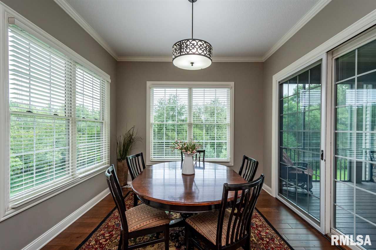 6412 Cardinal Road Bettendorf, IA 52722 - Photo 9 of 36 Gallery Image 9