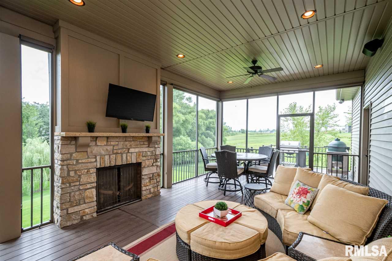 6412 Cardinal Road Bettendorf, IA 52722 - Photo 10 of 36 Gallery Image 10
