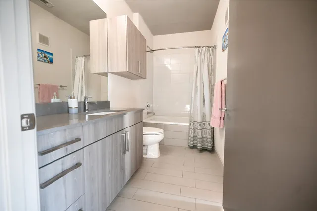 $2,700 | 3600 South Lamar Boulevard, Unit 200, Austin, TX 78704