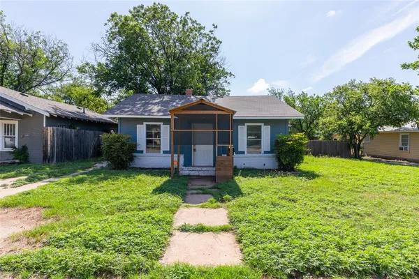 $2,000 | 949 Palm Street, Abilene, TX 79602