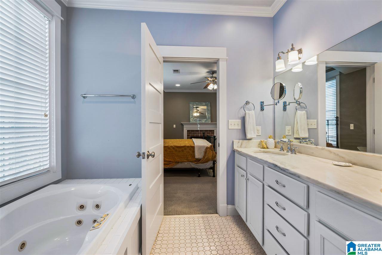 1086 Columbiana Road Birmingham, AL 35209 - Photo 24 of 31