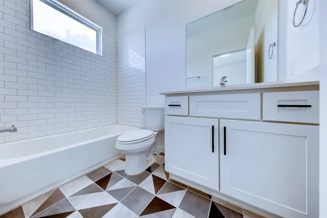 $406,000 | 1526 Ojeman Road, Unit A, Houston, TX 77055