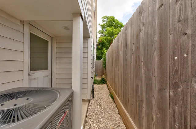 $406,000 | 1526 Ojeman Road, Unit A, Houston, TX 77055