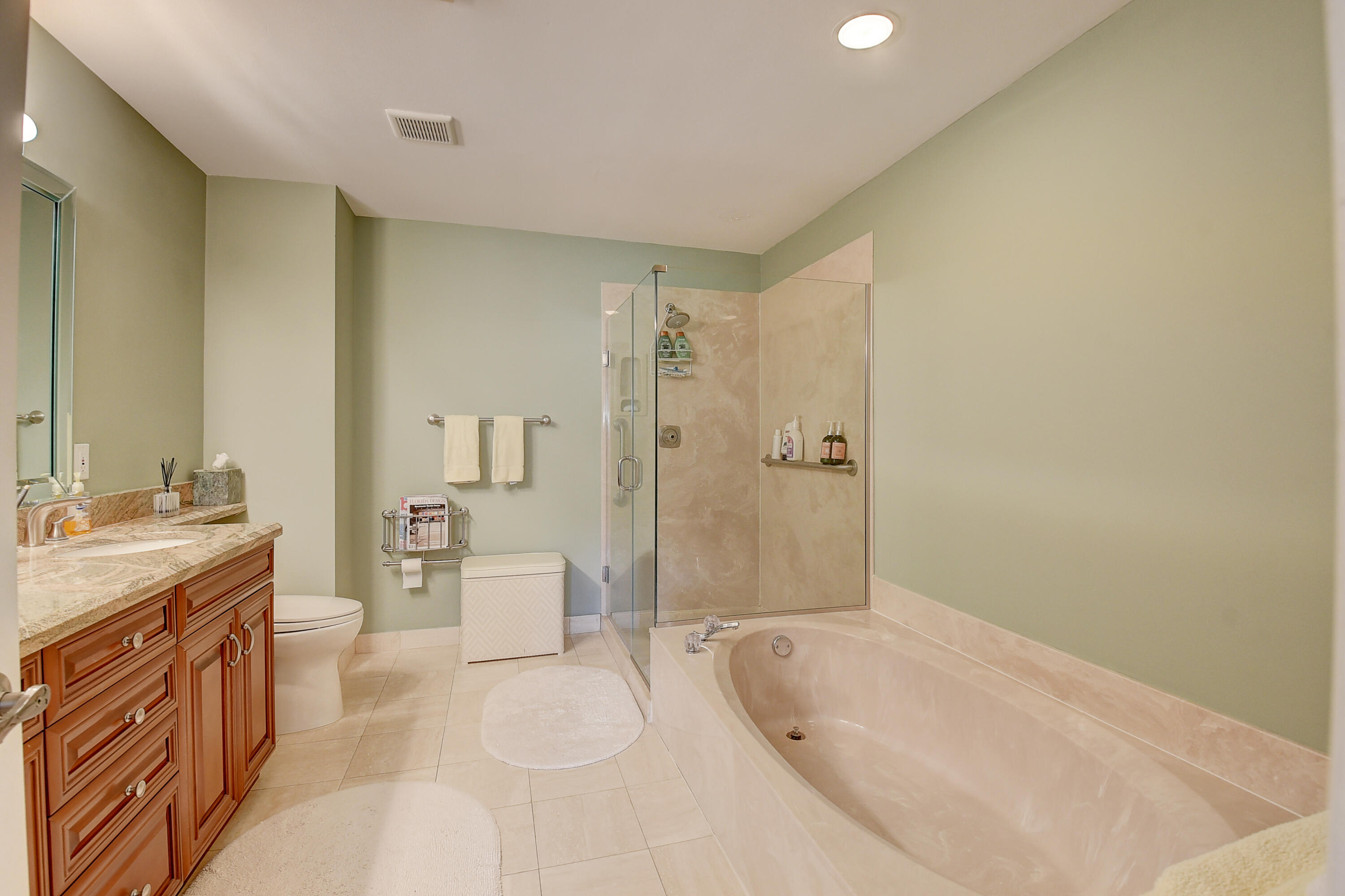 7900 Granada Place, Unit 1103 Boca Raton, FL 33433 - Photo 29 of 56 Frameless shower enclosure