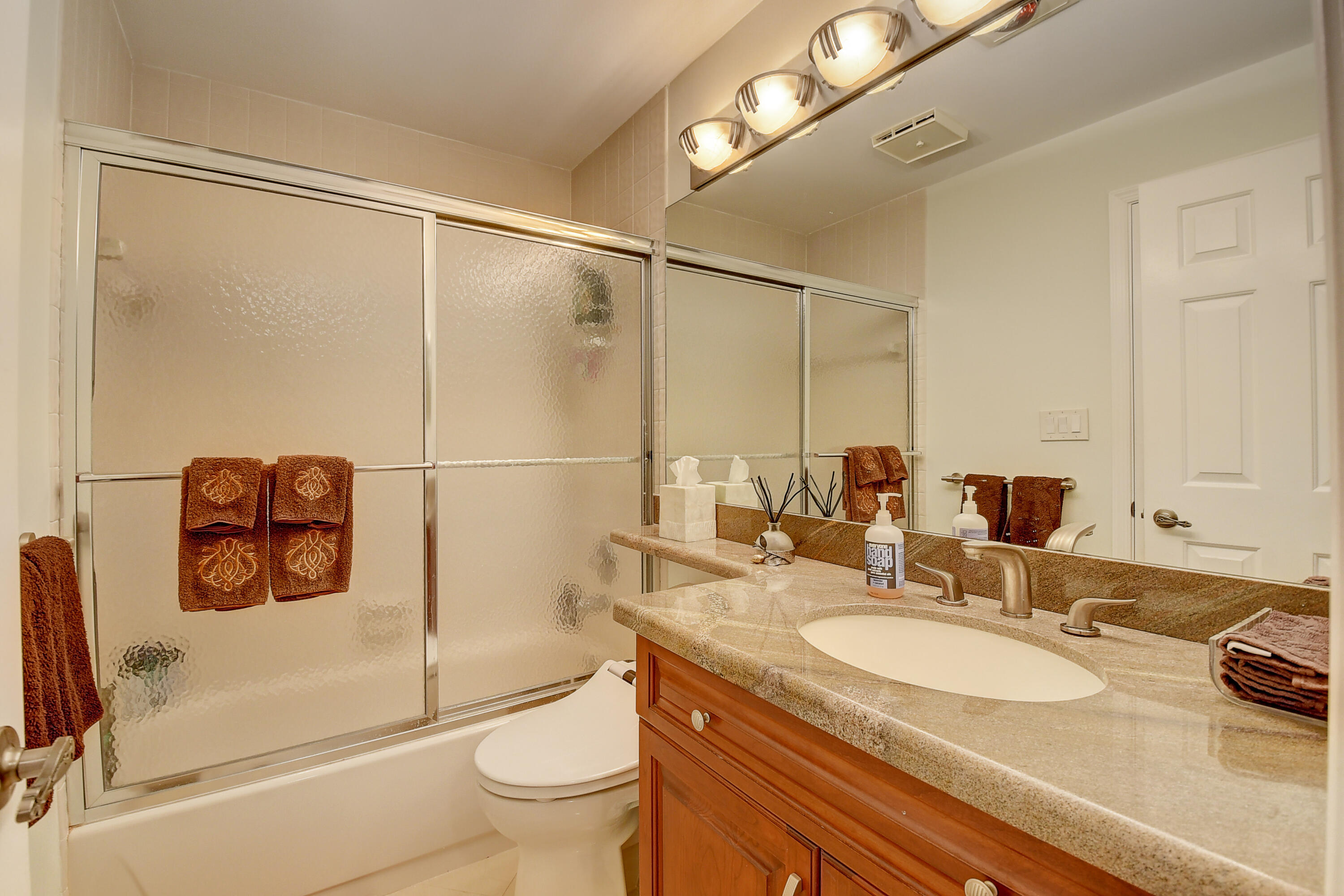 7900 Granada Place, Unit 1103 Boca Raton, FL 33433 - Photo 38 of 56 Guest bathroom