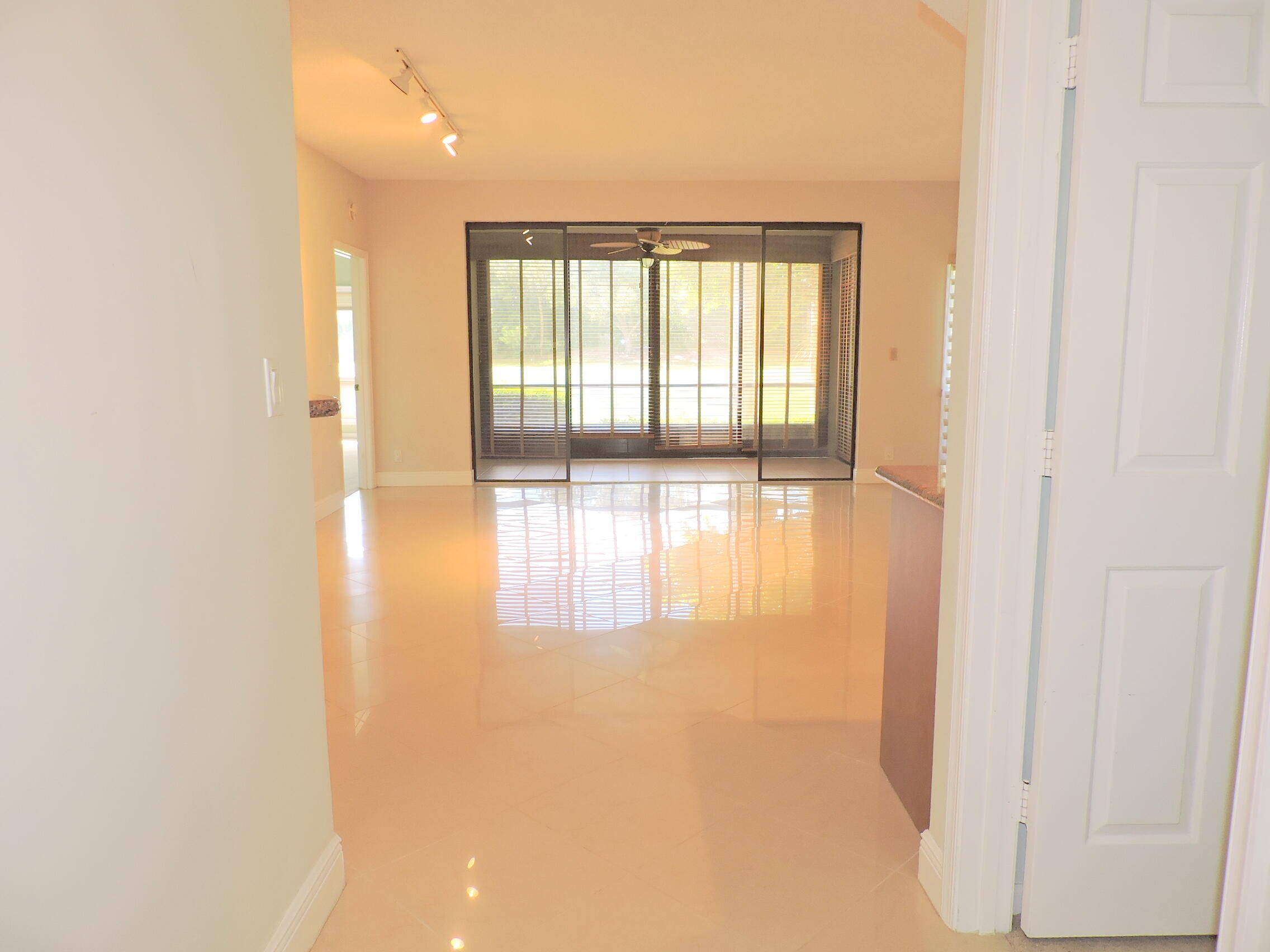 7900 Granada Place, Unit 1103 Boca Raton, FL 33433 - Photo 6 of 56 DSCN2423