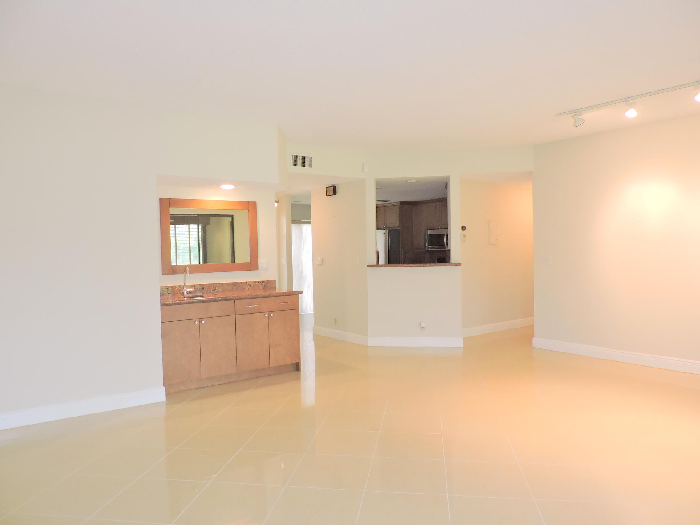 7900 Granada Place, Unit 1103 Boca Raton, FL 33433 - Photo 7 of 56 DSCN2425