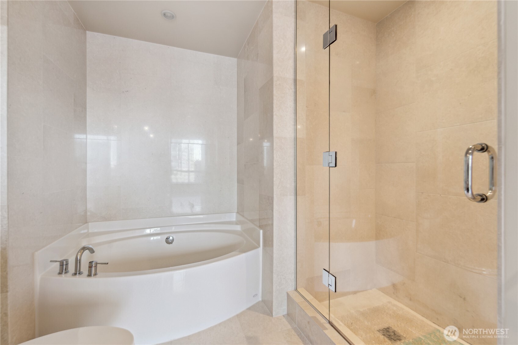 737 Olive Way, Unit 3100 Seattle, WA 98101 - Photo 20 of 33