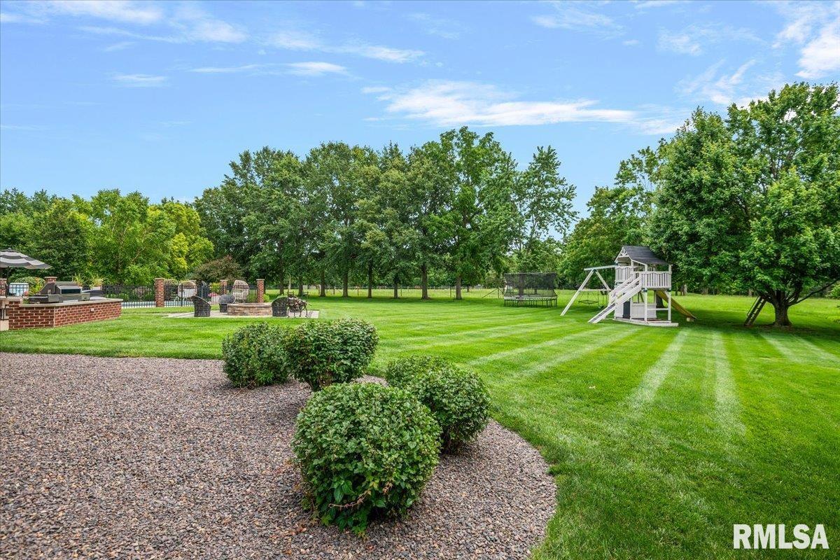 3404 Embassy Drive Springfield, IL 62711 - Photo 48 of 57