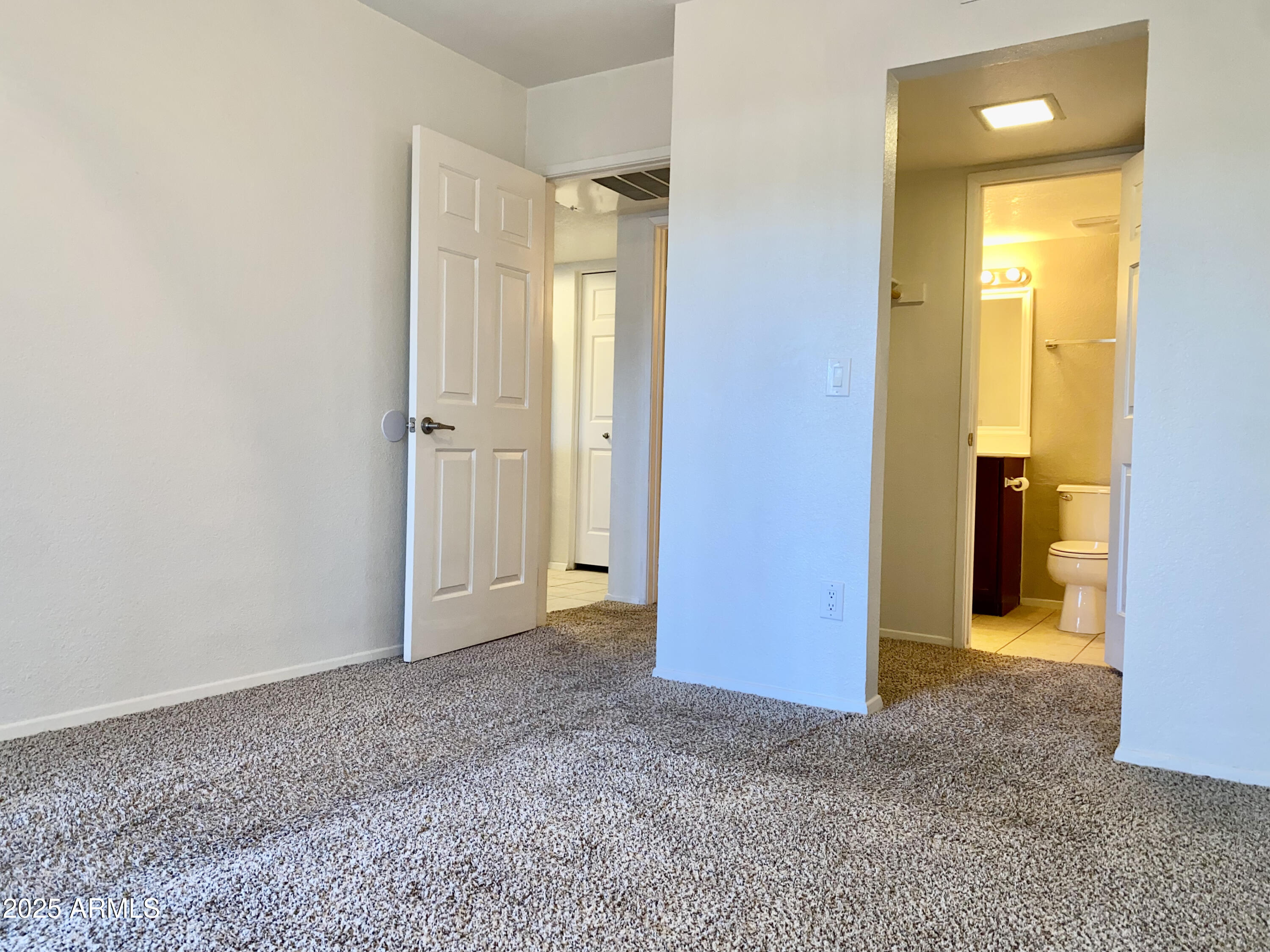 1720 East Thunderbird Road, Unit 1047 Phoenix, AZ 85022 - Photo 14 of 21 IMG_6026