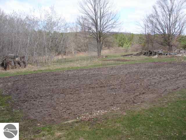 6659 Cook Road Williamsburg, MI 49690 - Photo 14 of 15 1708593-13.JPG