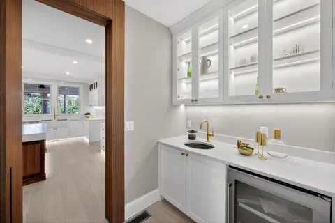 $3,695,000 | 83 Old Mail Road, North Chatham, MA 02650