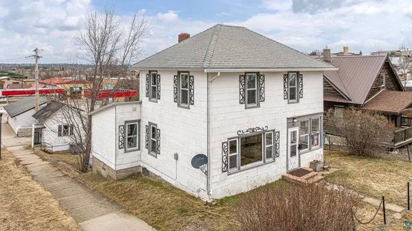 $125,000 | 45 West Chapman Street, Ely, MN 55731
