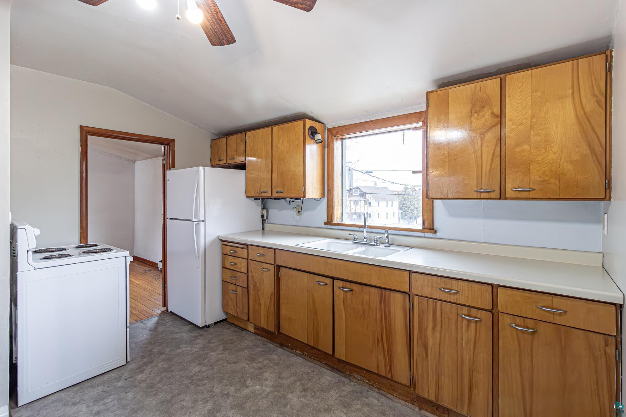 45 West Chapman Street Ely, MN 55731 - Photo 10 of 64