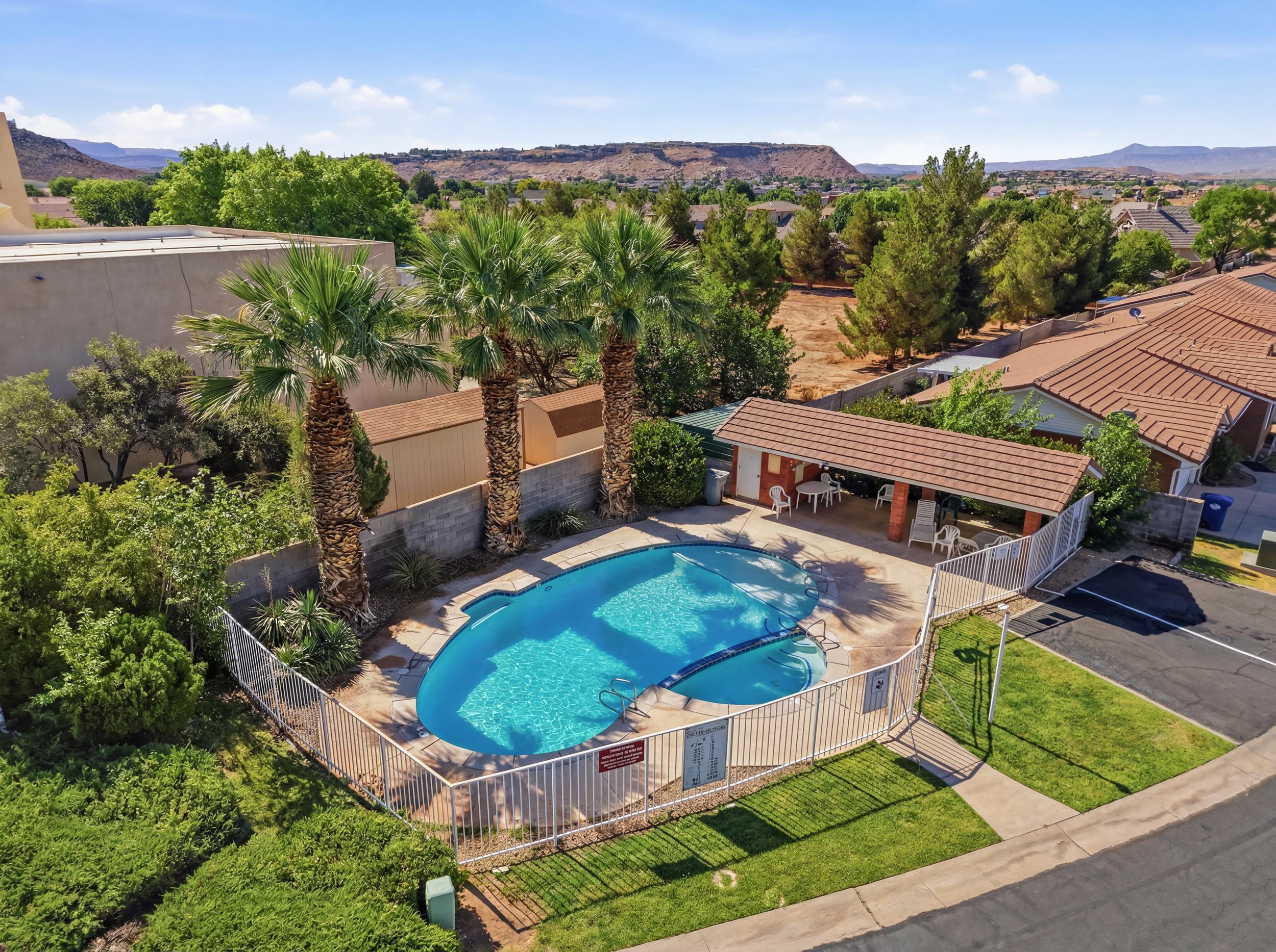 1040 East 900 South, Unit 2 St. George, UT 84790 - Photo 4 of 31 Community Pool