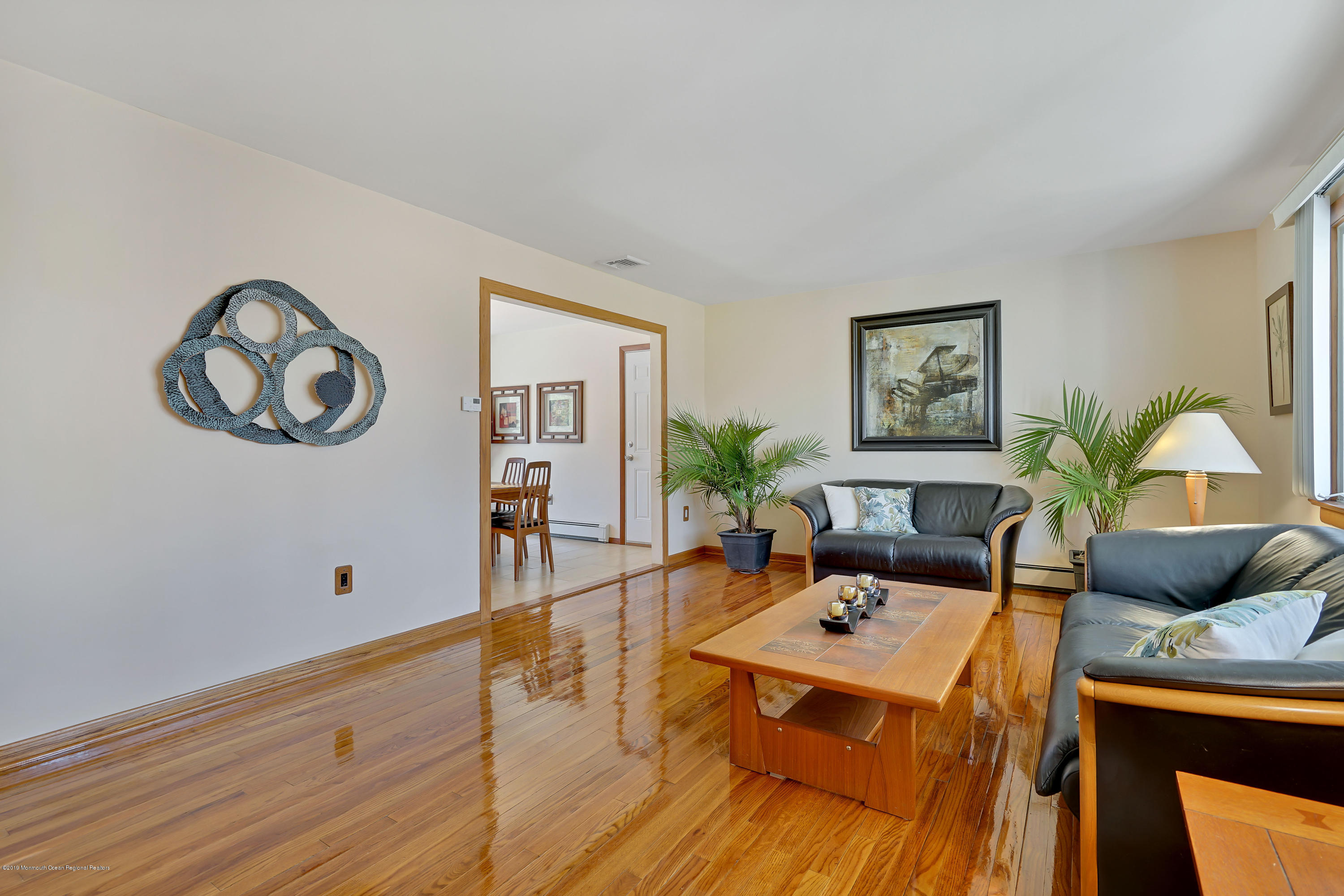 117 Marvin Road Middletown, NJ 07748 - Photo 5 of 32 Living Room
