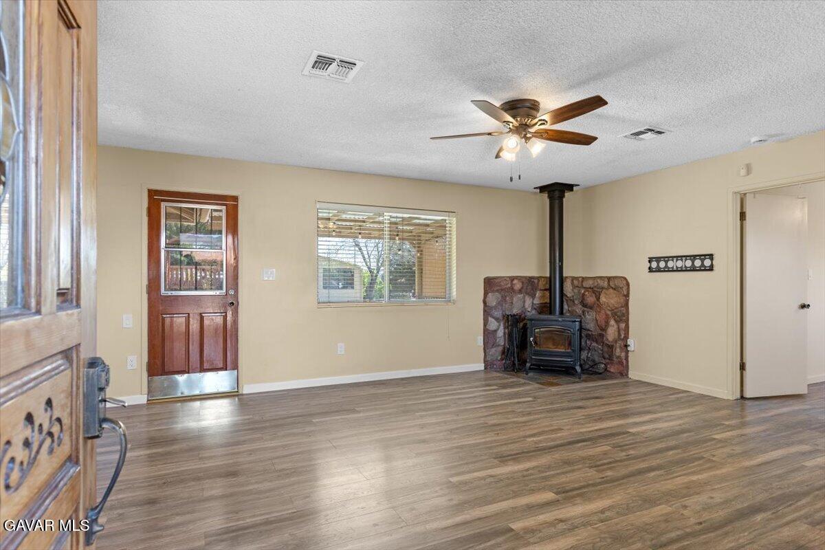 22020 Westwood Boulevard Tehachapi, CA 93561 - Photo 8 of 52 05-6Y9A4901