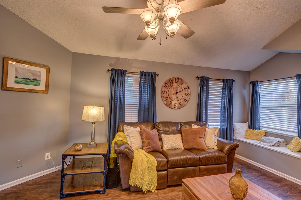 354 Retrac Road Lexington, KY 40503 - Photo 12 of 65 016-354-Retrac-Rd-Lexington-KY-40503-SMA