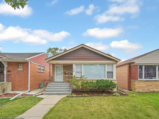 $165,000 | 14430 South Lowe Avenue, Riverdale, IL 60827