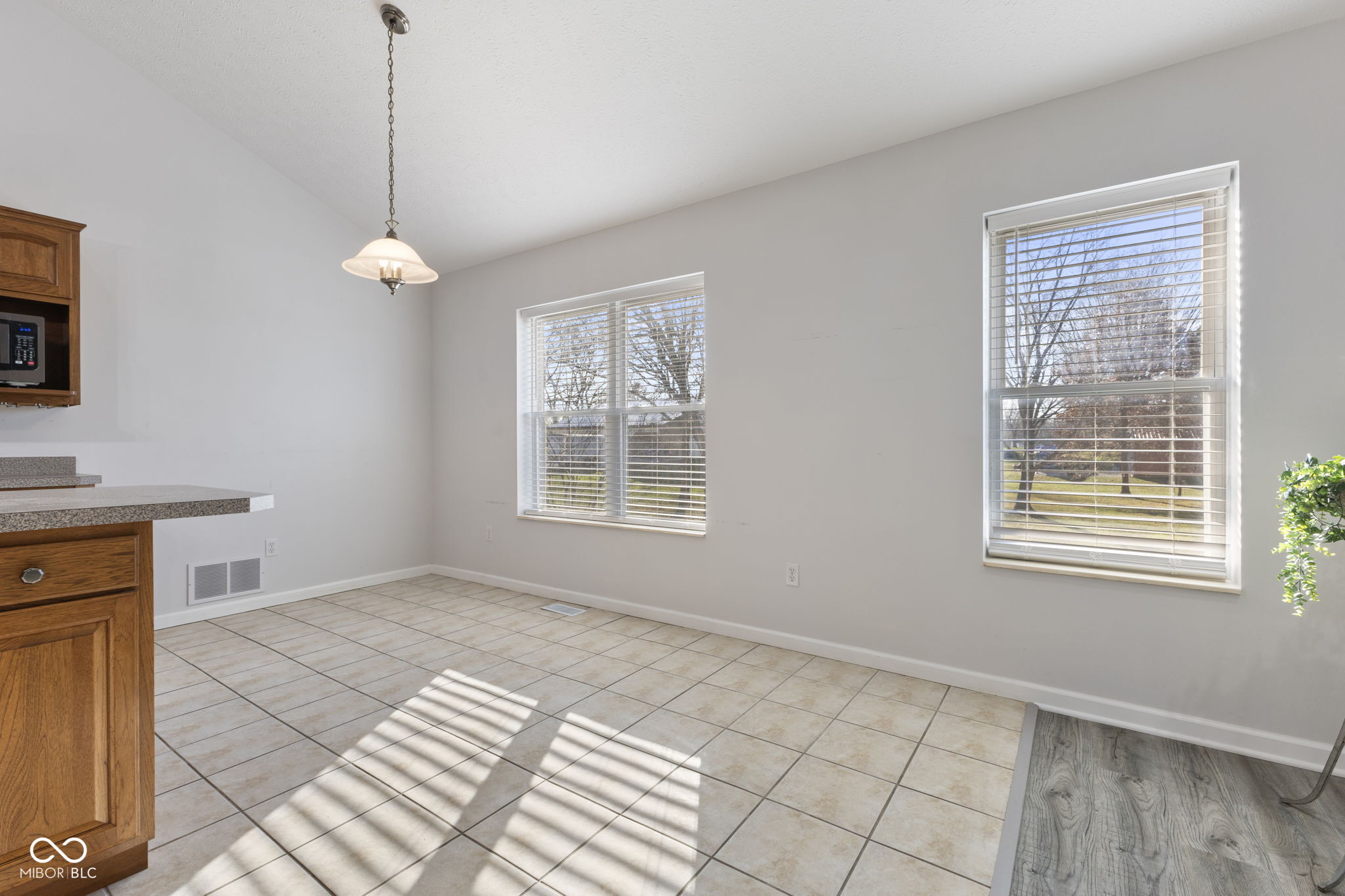 2395 West Robin Road Scottsburg, IN 47170 - Photo 13 of 49 Gallery Image 13