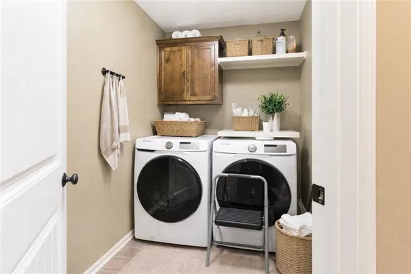 $429,900 | 11104 North Belleview Avenue, Kansas City, MO 64155